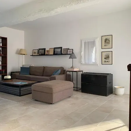 Domaine De La Denerie With Pool 度假居