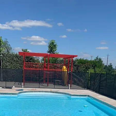 Domaine De La Denerie With Pool 度假居 *