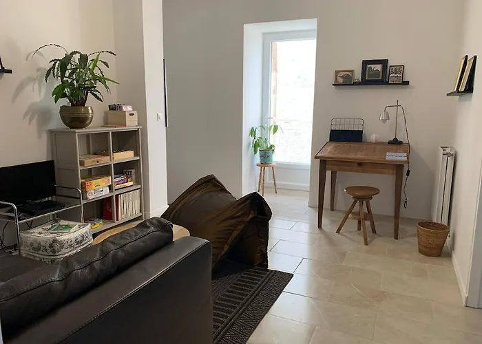 Дом отдыха Domaine De La Denerie With Pool