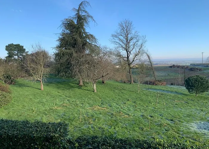 Domaine De La Denerie With Pool Дом отдыха *