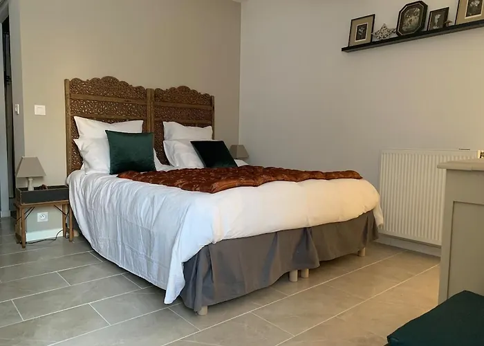 Domaine De La Denerie With Pool *