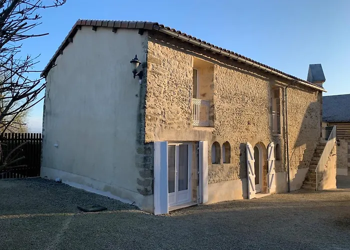 Дом отдыха Domaine De La Denerie With Pool