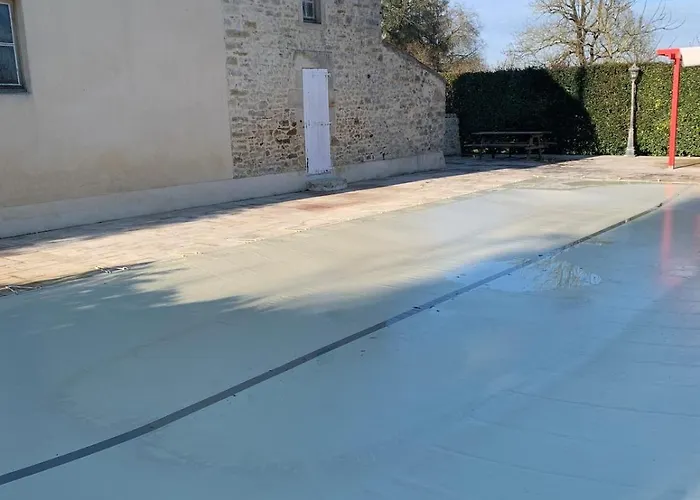 Domaine De La Denerie With Pool *